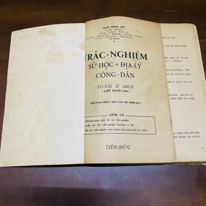 Trắc nghiệm Sử địa công dân luyện thi tú tài (năm 1973) - Ngô Đình Độ 726729