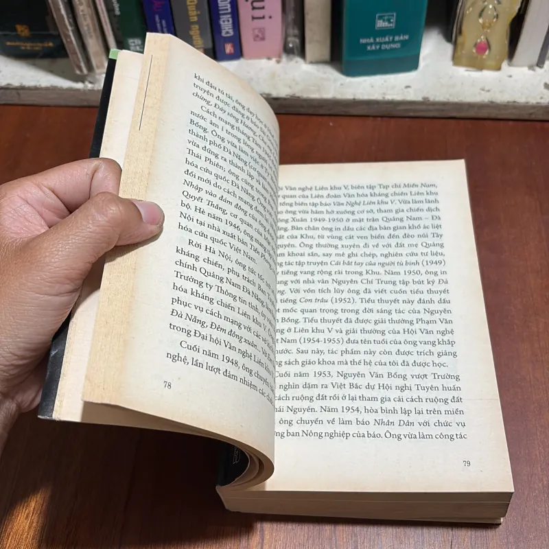 II Văn Học: Câu Chuyện Văn Chương - Nhiều Tác Giả - 2014 927170