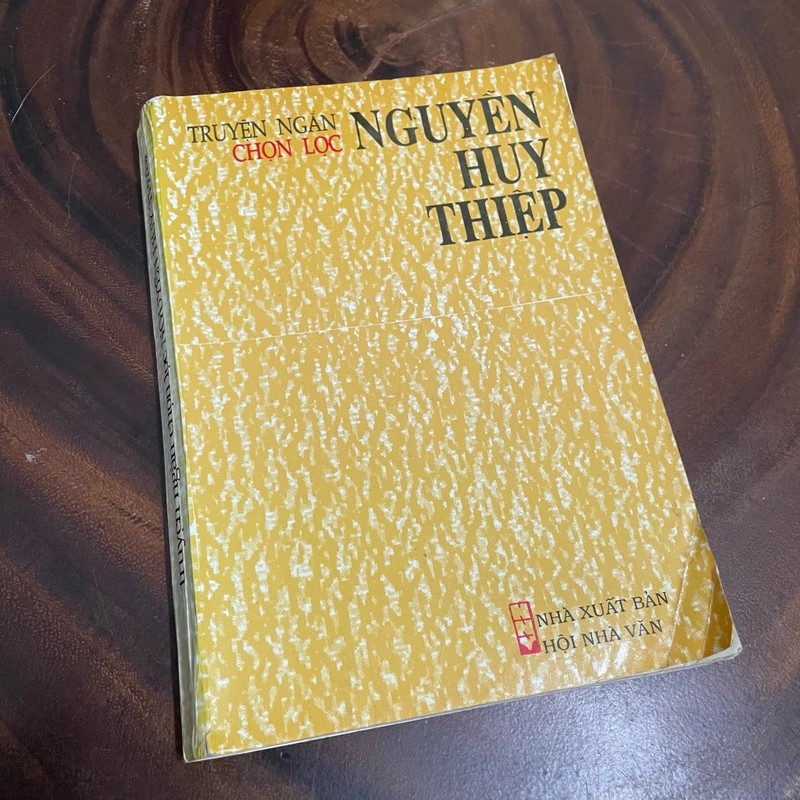 II Tựa sách: Nguyễn Huy Thiệp (Truyện Ngắn Chọn Lọc) - 1996 442497