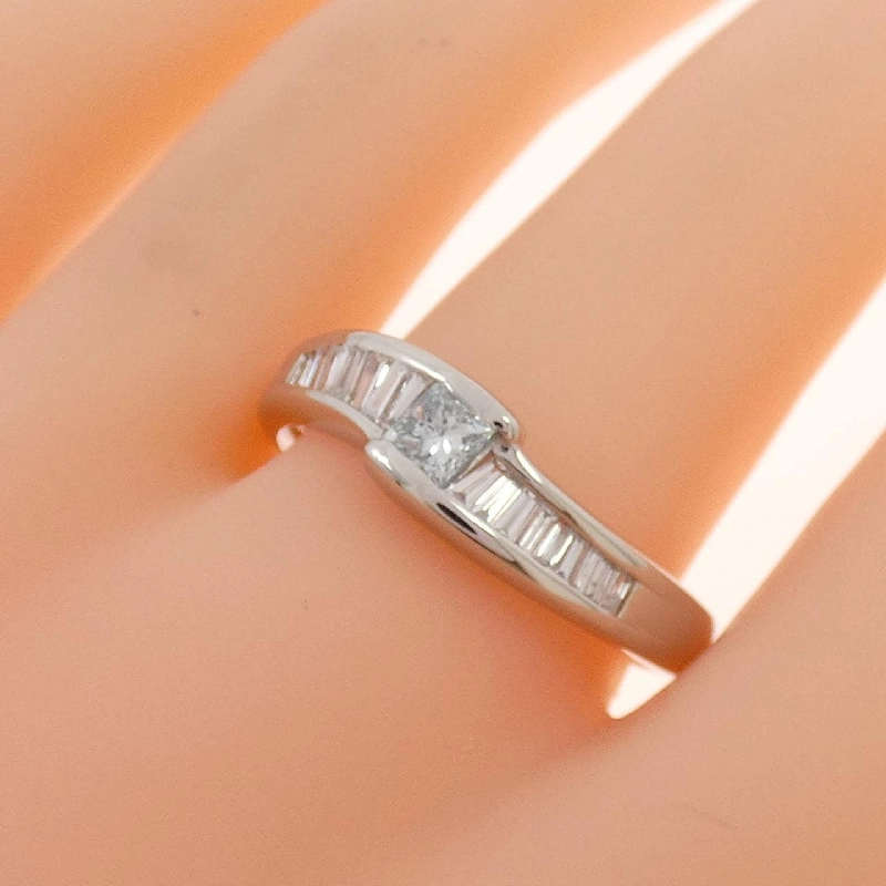 Nhẫn kim cương PT900 0.262CT 666525