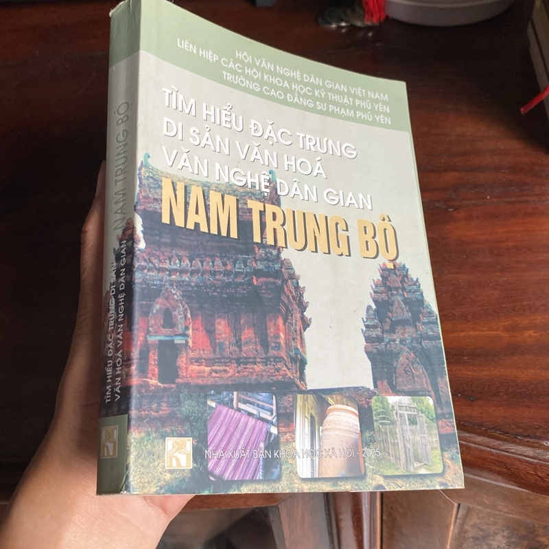 TÌM HIỂU ĐẶC TRƯNG DI SẢN VĂN HÓA DÂN GIAN NAM TRUNG BỘ (XB 2005) 502630