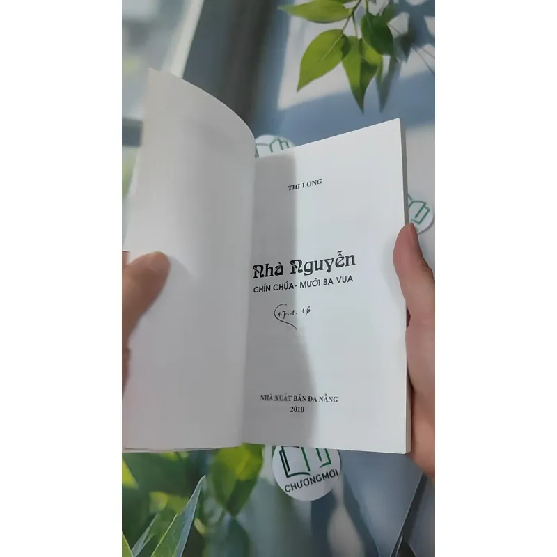 Nhà Nguyễn Chín Chúa Mười Ba Vua - Thi Long 970255