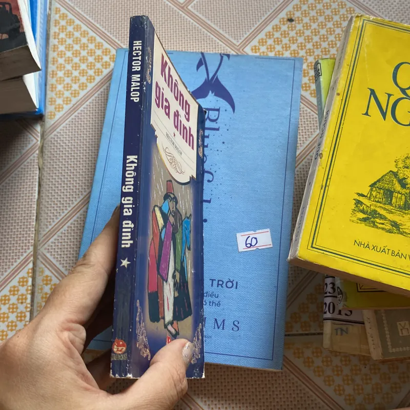 Không gia đình  592891