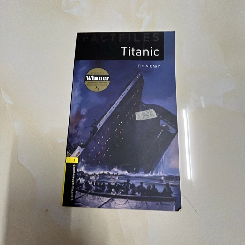 Factfiles Titanic - Tim Vicary 302590