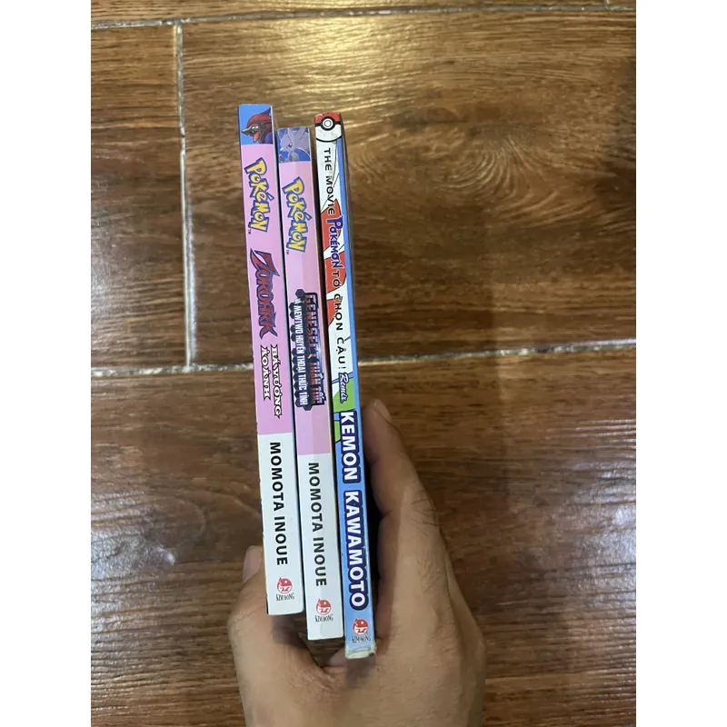 3 cuốn pokemon Zoroark Bá vương ảo ảnh . Genesect Thần tốc và Mewtwo Huyền thoại 594473