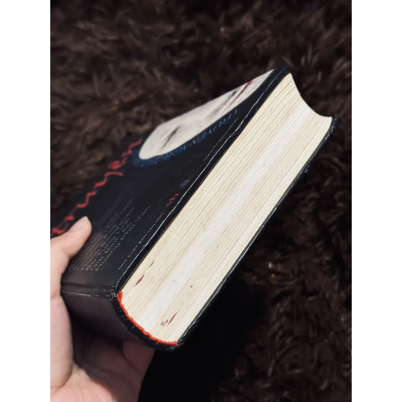 Dị truyện (bìa cứng) 937055