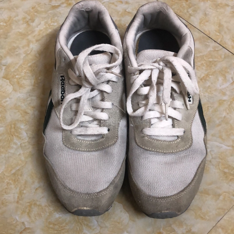 Reebok size 41, hàng vẫn ok, hơi cũ tý, dùng chạy bộ tốt  499375