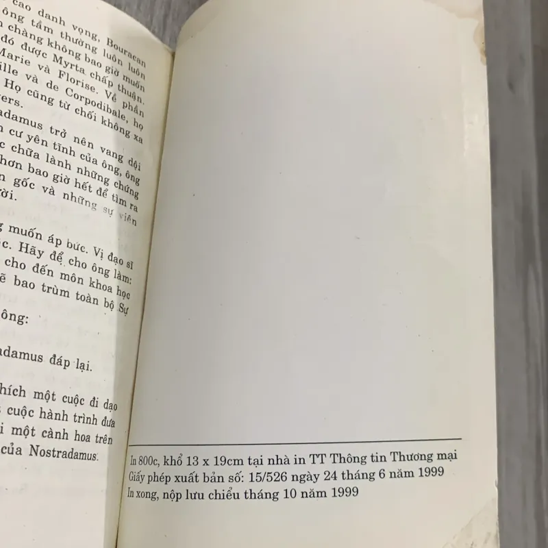 Cuộc đời ly kỳ của nostradamus. 2b1 717840