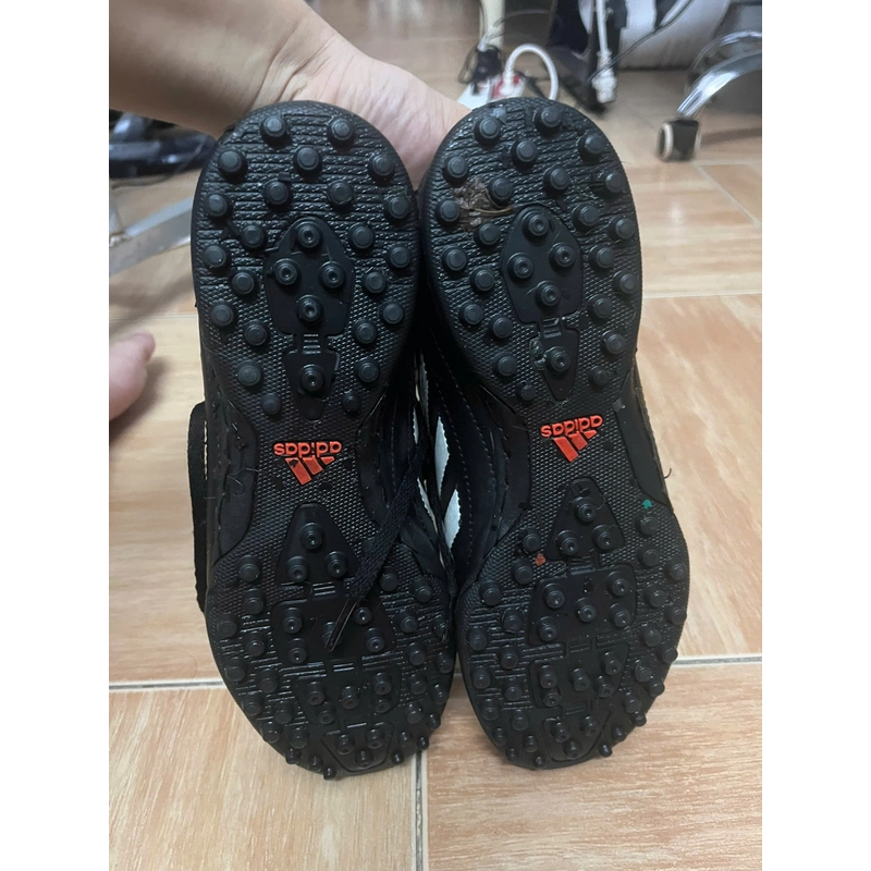Giày đá bóng Adidas Size 40 chính hãng 457806
