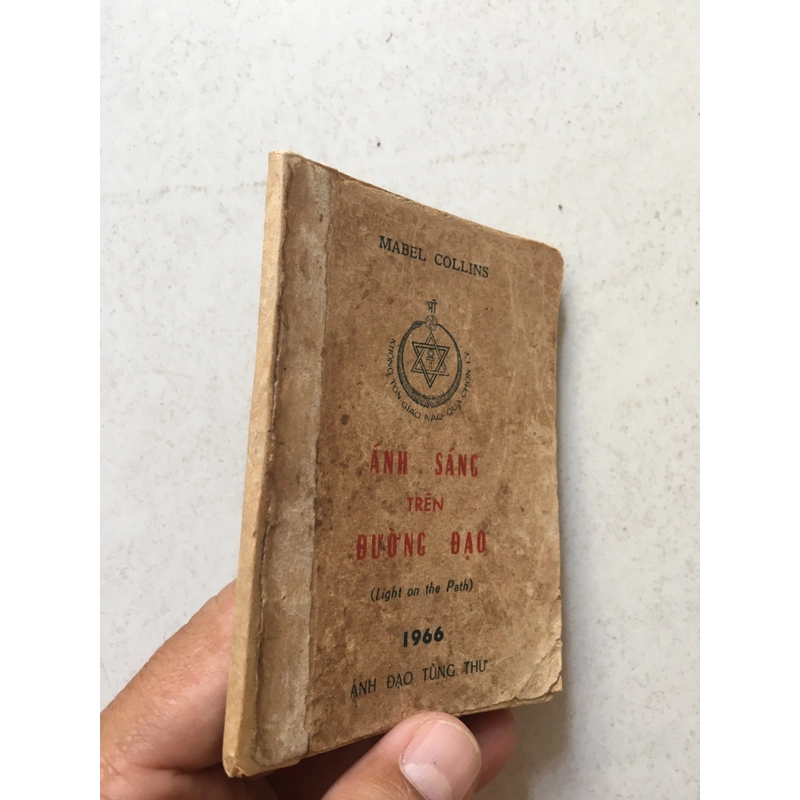 (1966) Ánh Sáng Trên Đường Đạo - Hội Thông Thiên Học Việt Nam 408567