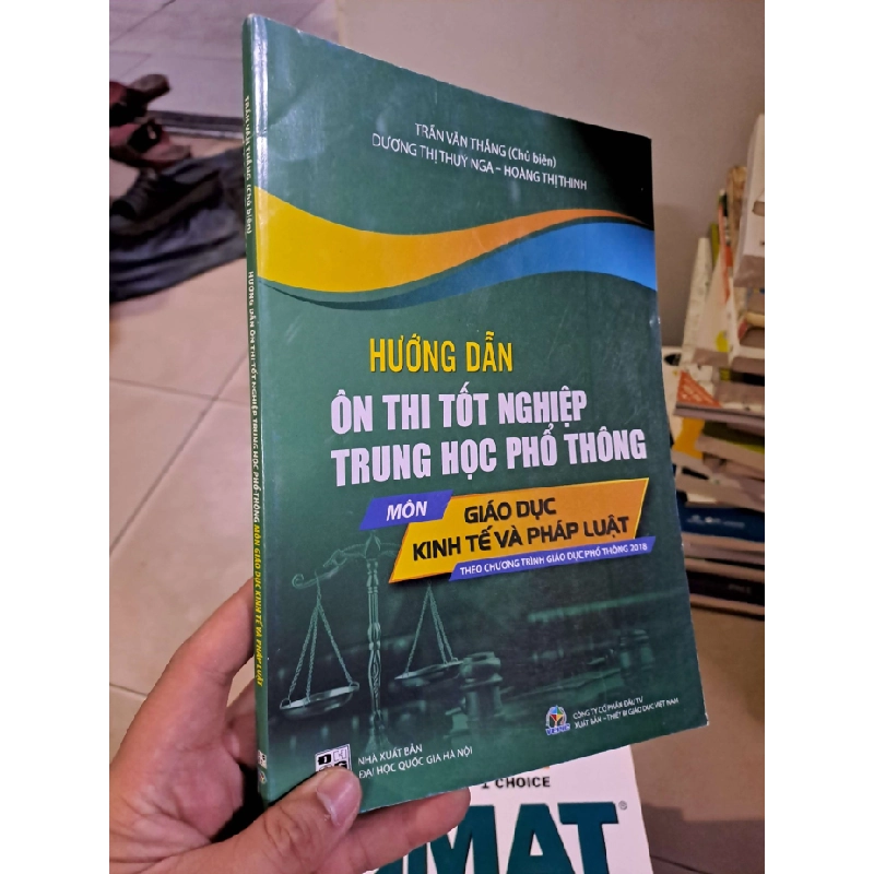 Hướng dẫn ôn thi tốt nghiệp trung học phổ thông môn giáo dục kinh tế và pháp luật mới 90% 2024 GIÁO KHOA HCM2908 545345
