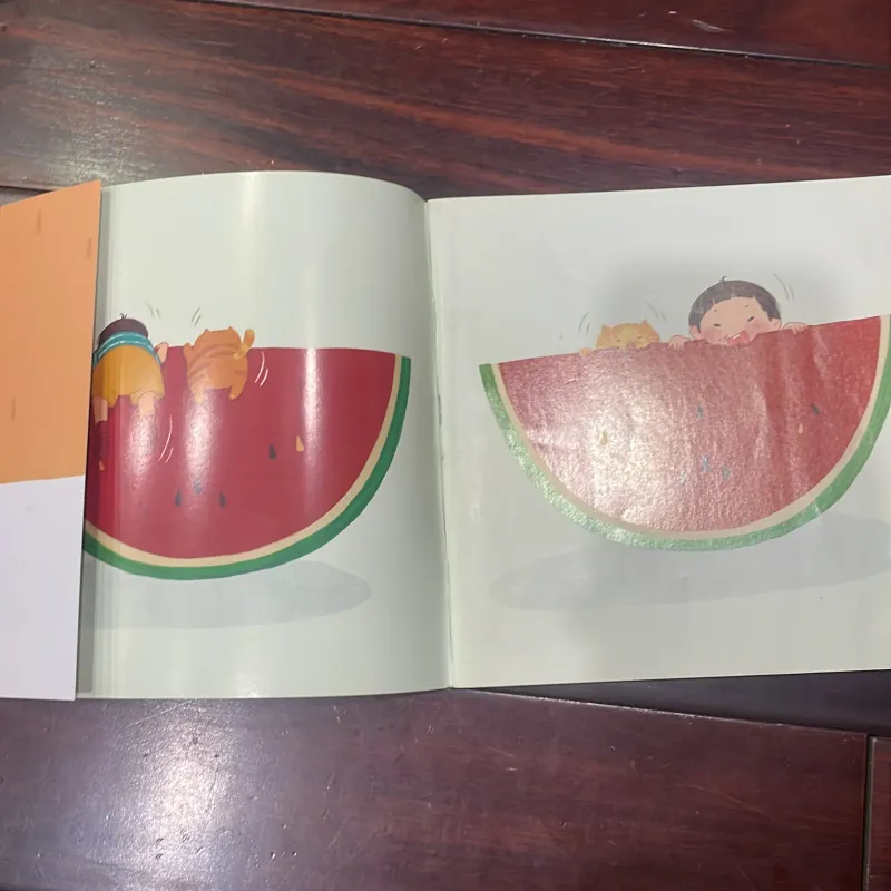 THUÝ AN : - Lỡ nuốt phải hạt dưa mất rồi  1028169