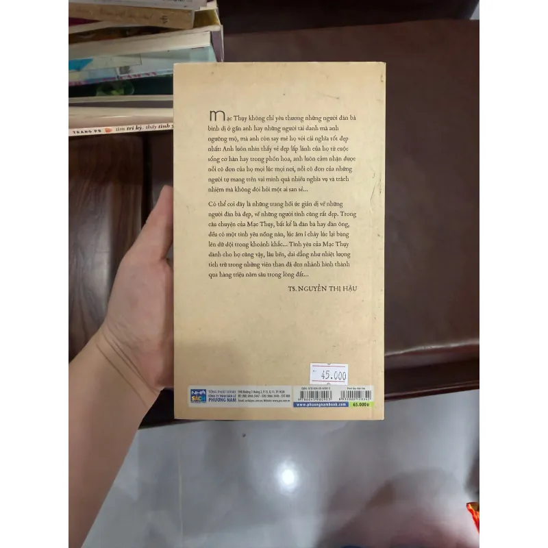 Hôn Tay Đàn Bà – Mạc Thùy | Tản văn về phụ nữ và tình yêu- K4 1029445