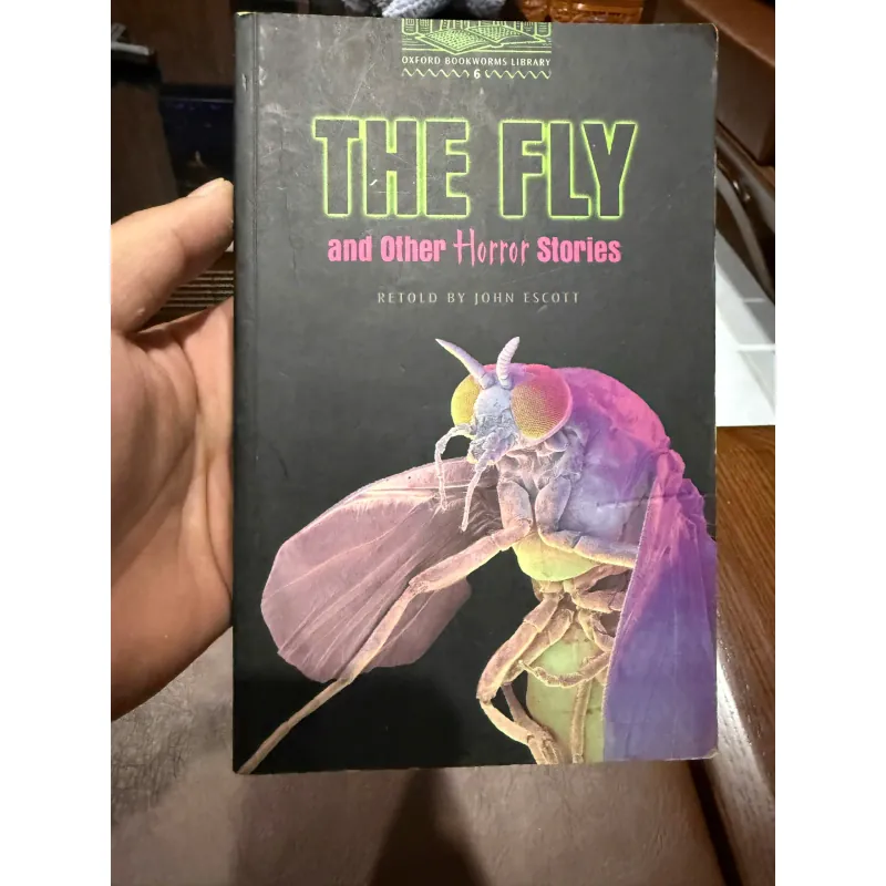 THE FLY AND OTHER HORROR STORIES – John Escott- K6 1035715