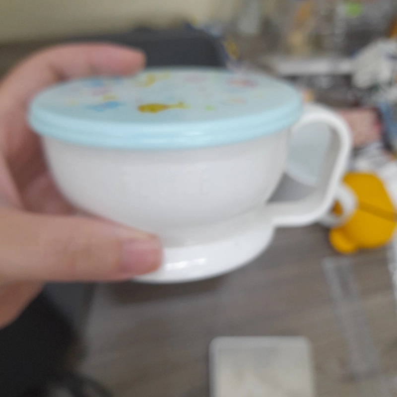 Hộp nhựa có nắp + dụng cụ ăn dặm cho bé 482470