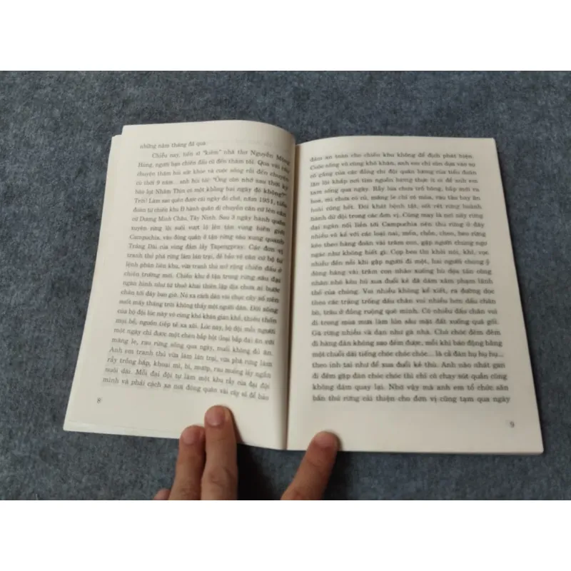 KÝ ỨC MIỀN ĐÔNG 700952