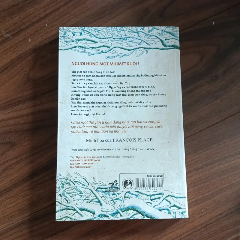 Toona lioness - đôi mắt elisha 763360