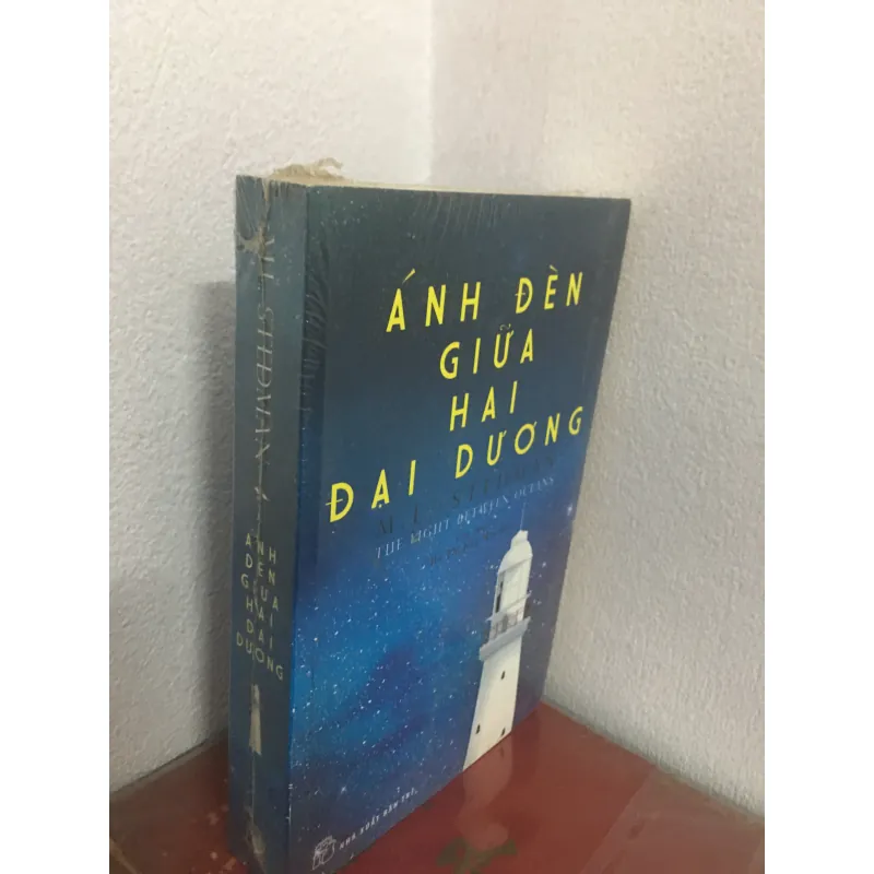 Ánh đèn giữa hai đại dương 1034001