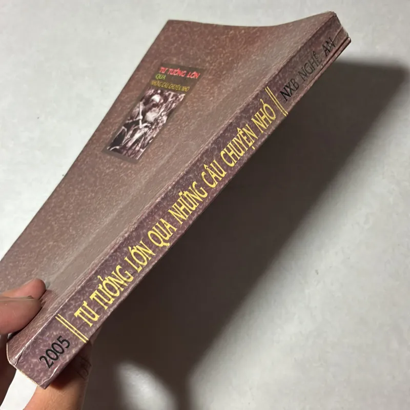 Tư tưởng lớn qua những câu chuyện nhỏ 796345