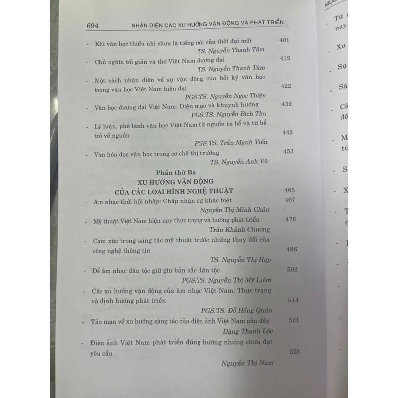 NHẬN DIỆN CÁC XU HƯỚNG PHÁT TRIỂN CỦA VĂN HỌC NGHỆ THUẬT VIỆT NAM HIỆN NAY 531844