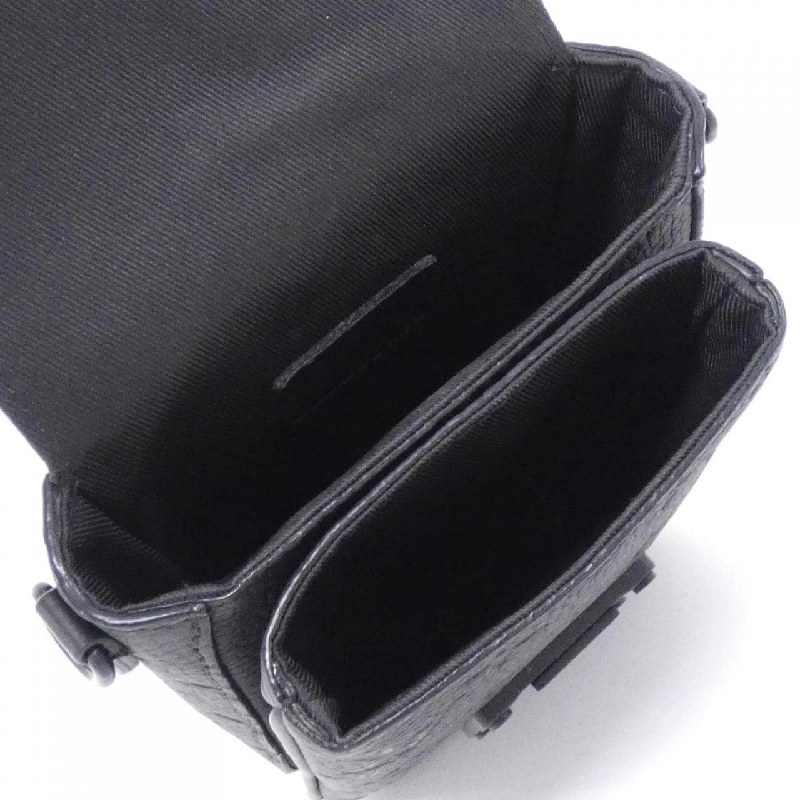 Túi đeo vai Louis Vuitton Monogram S Lock Vertikal Wearable Wallet M81524 613634