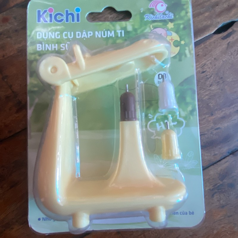 Đục lỗ bình sữa chính hãng kichi 145216