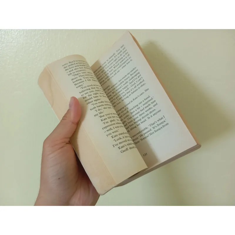 Sheltering rain, jojo Moyes, english book sách tiếng Anh  996652