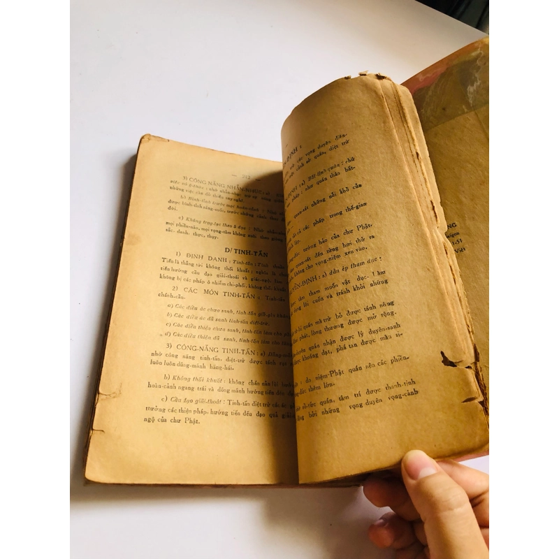 PHẬT PHÁP - 234 trang, nxb: 1951, mọt vài trang cuối , ít ảnh hưởng nội dung  552533