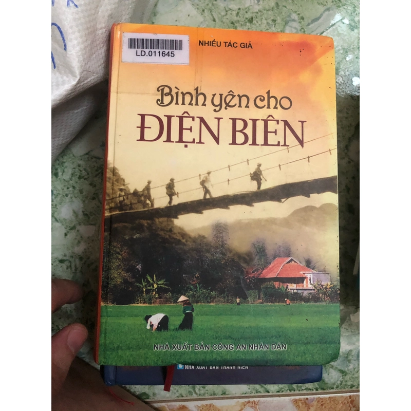 bình yên cho điện biên bìa cứng 475201
