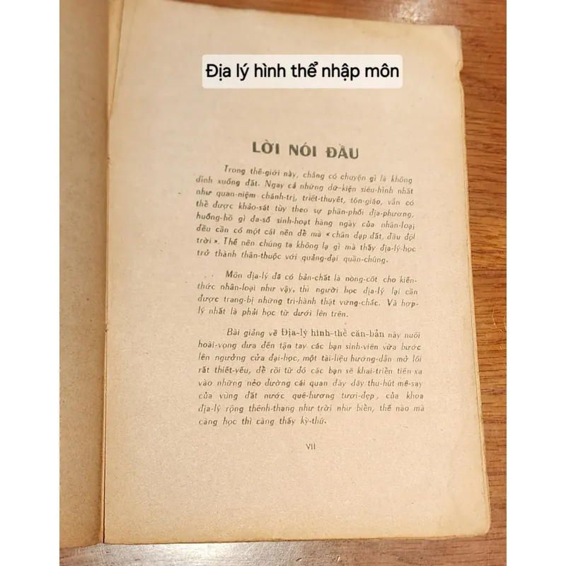 Sách trước 1975 - ĐỊA LÝ HÌNH THỂ NHẬP MÔN 702915
