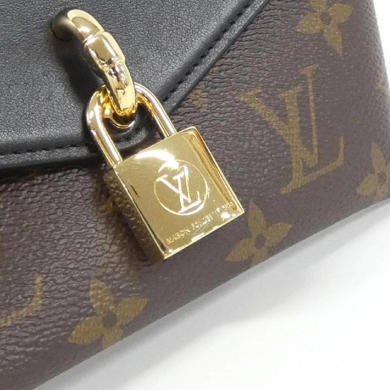 Túi xách vai Louis Vuitton Monogram Padlock On Strap M80559 - Hàng hiệu Chính hãng 776517