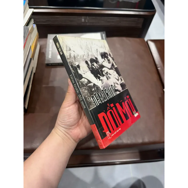 ĐÊM TRƯỚC ĐỔI MỚI (TỦ SÁCH TUỔI TRẺ)- K5 1031086