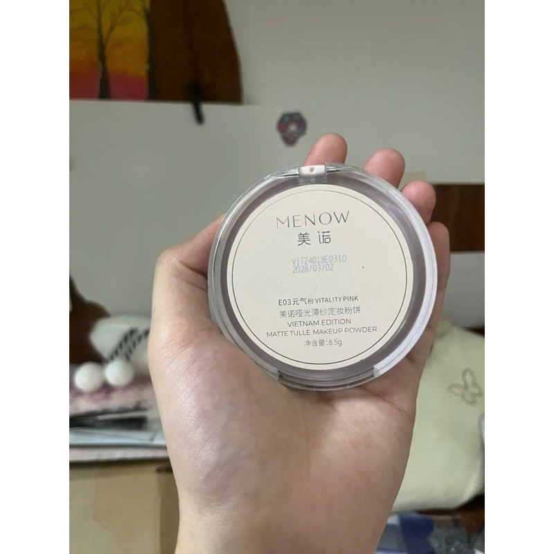 Phấn phủ Menow bản thường chính hãng màu E03-trắng sáng tặng phấn má(ib gửi bill) 522247