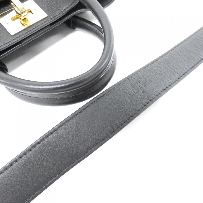 Túi Louis Vuitton On My Side PM M57728 615825