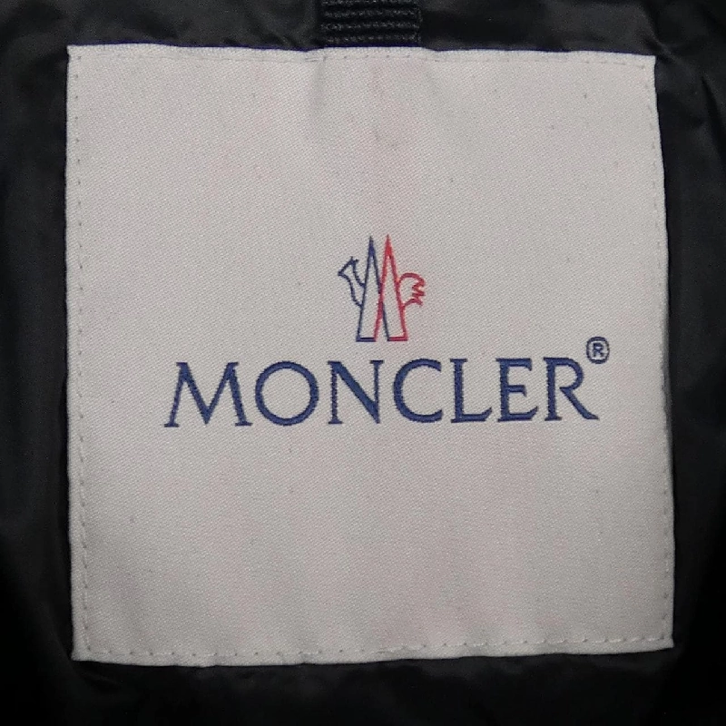 Áo khoác lông vũ MONCLER 641096