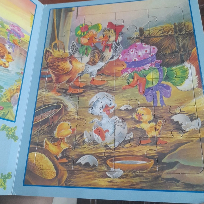 URLY LITTLE DUCKLING - Chú Vịt con xấu xí (bộ sách em tập xếp hình) 505564