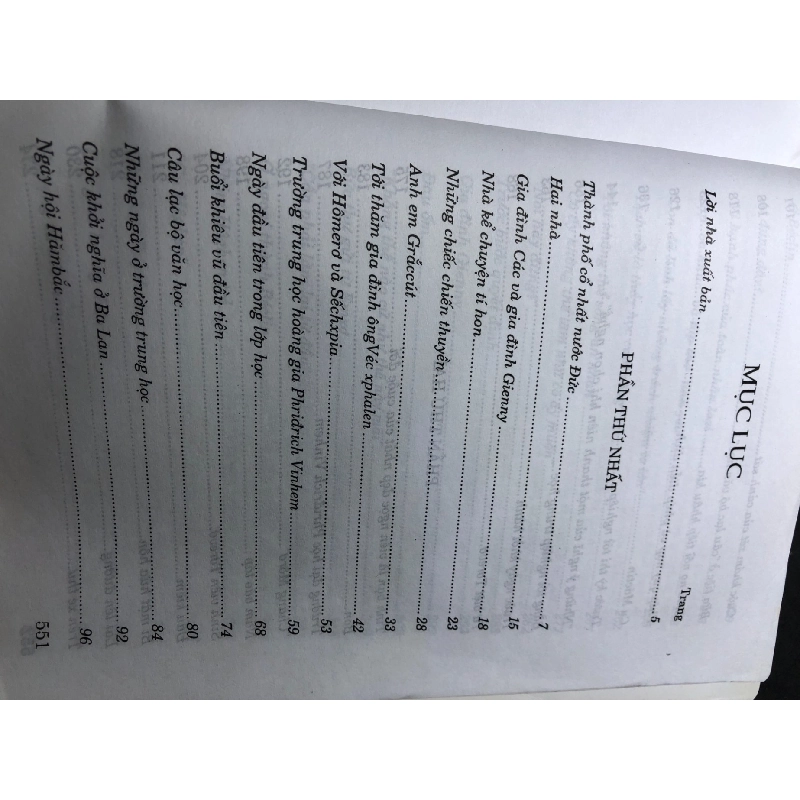 Người đi đường không biết mỏi mới 80% bẩn viền nhẹ 2004 Elena Ilina HPB0906 SÁCH VĂN HỌC 915087