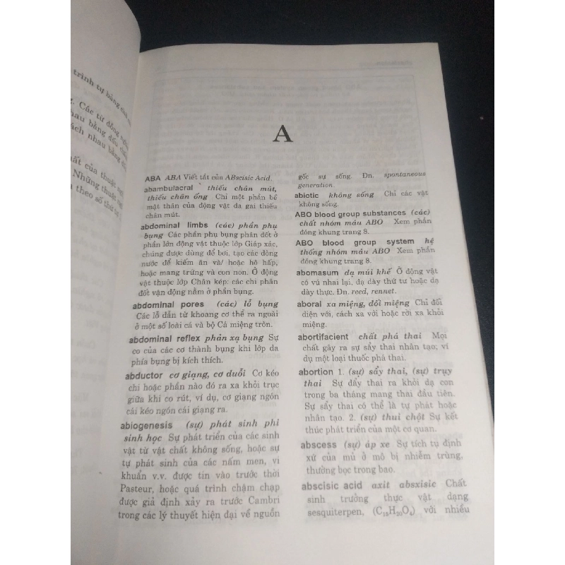 Từ điển giải nghĩa sinh học Anh Việt (bìa cứng) năm 2005 mới 80%, bẩn ố nhẹ HCM0612 912570