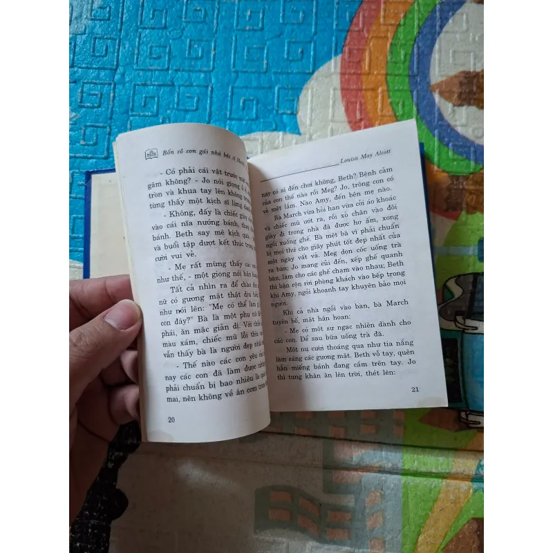 Bốn cô con gái nhà bác sĩ March tập 1 975381