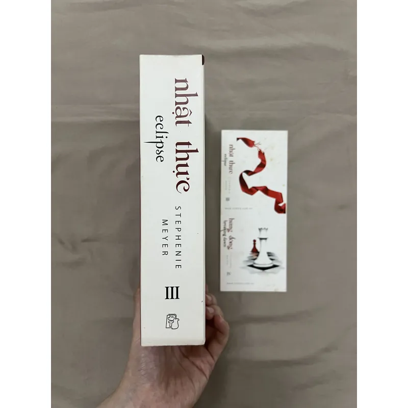 NHẬT THỰC (Kèm Bookmark) - Stephenie Meyer 322545