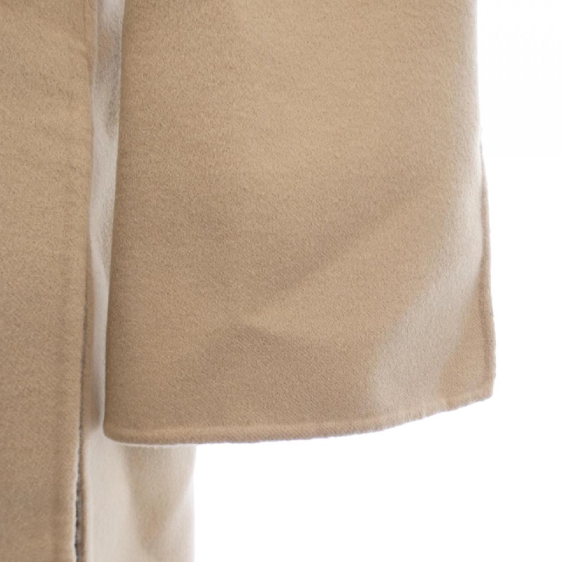 Áo khoác FENDI 635566