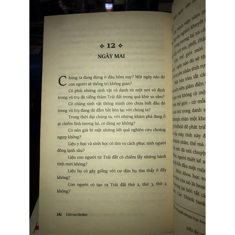 Dấu ấn các nền văn minh của những vị thần - Ký ức của tương lai - Erich Von Daniken 763083
