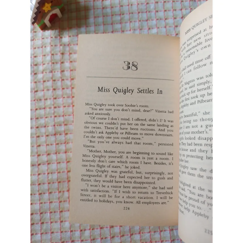 THE MENNYMS - Sylvia Waugh - Tác phẩm đoạt giải thưởng Carnegie Medal (1994) 750709