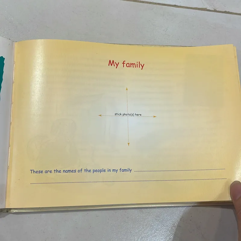 NGOẠI VĂN tiếng anh trẻ em : Baby’s First Year - nhật kí đầu đời của con - sách kinh điển 1027841