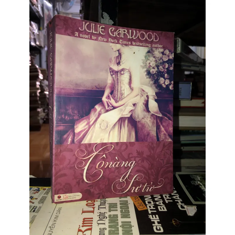 Cô nàng sư tử - Julie Garwood  1004709