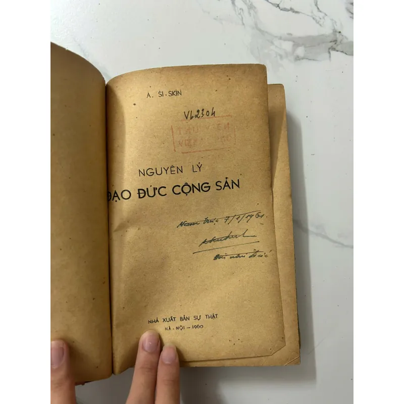 Nguyên lý đạo đức cộng sản (1962)- A. Shishkin 1023513