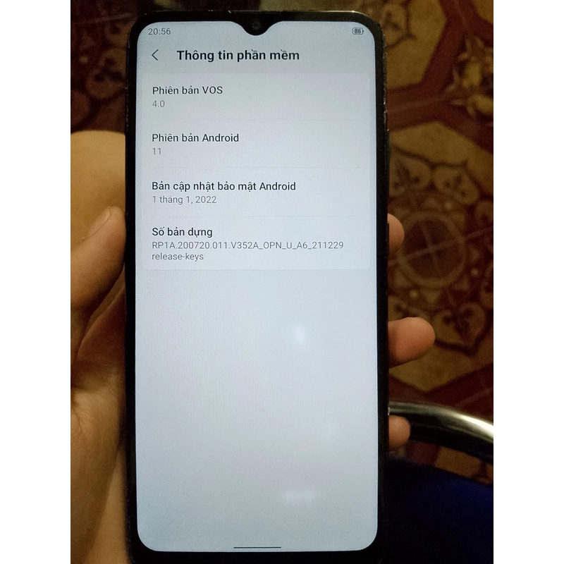 Điện thoại Vsmart Star 5 màu đen dùng tốt mặc dù vỏ xước 495454