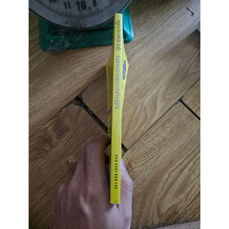 Bàn có năm chỗ ngồi
 757610