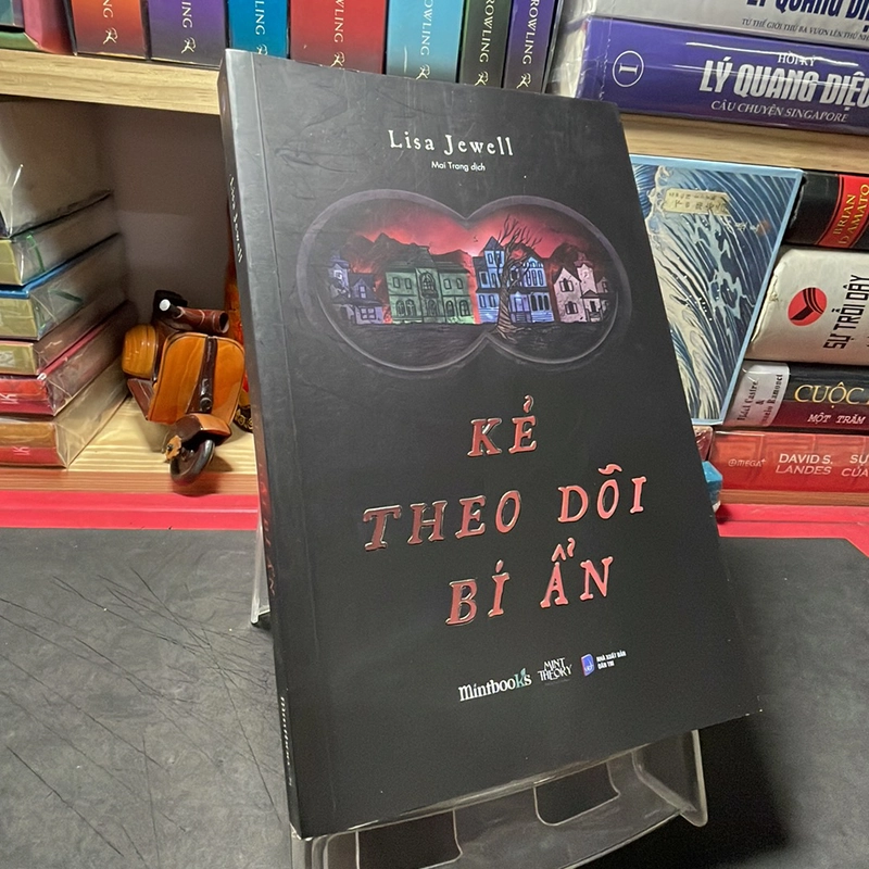Kẻ theo dõi bí ẩn Lisa Jewell 292271