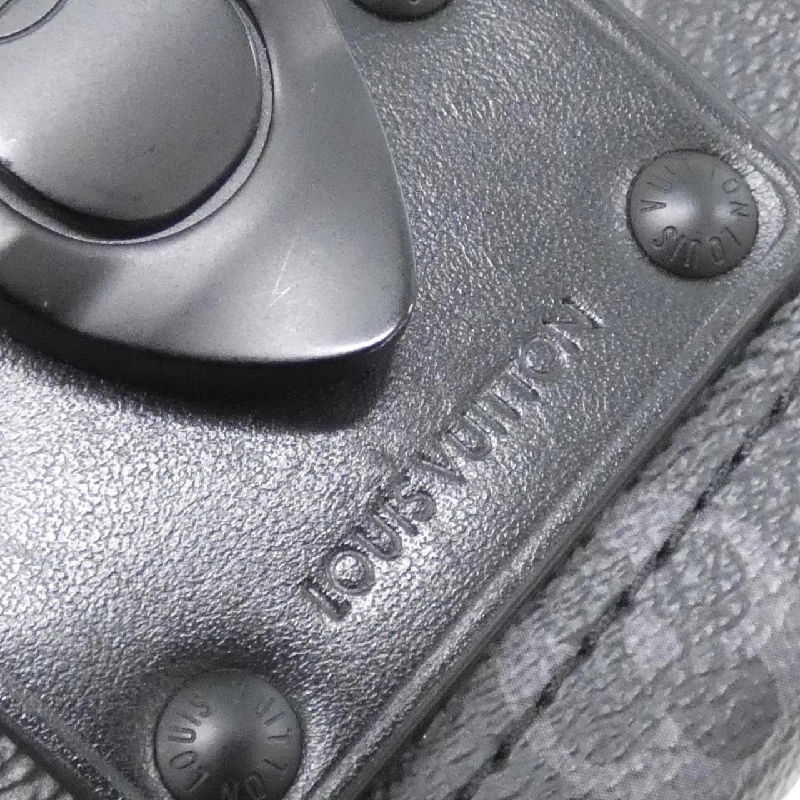 Túi đeo vai Louis Vuitton Monogram Eclipse Soul Trunk M11743 608639